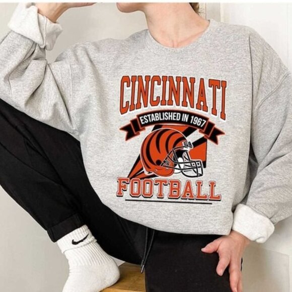 Retro Cincinnati Bengals Football NFL Team Logo Fan Gift Sweatshirt 91 - Picture 1 of 5
